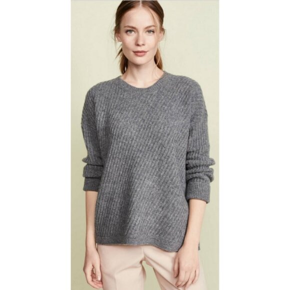 💕VINCE💕 Side Slit Crew Neck Ribbed Sweater ~ Medium Grey Medium NWOT - Picture 2 of 16